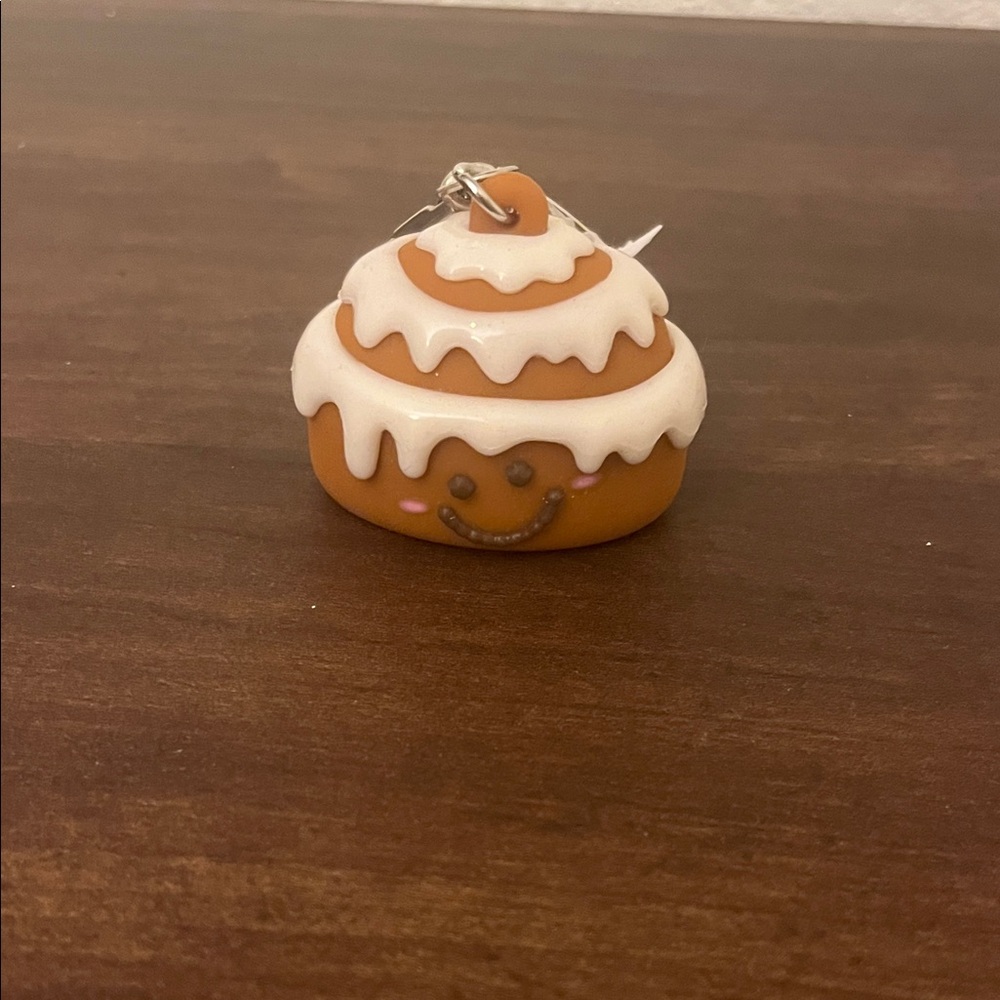 Bath & Body Works Cinnamon Roll Keychain with White Icing